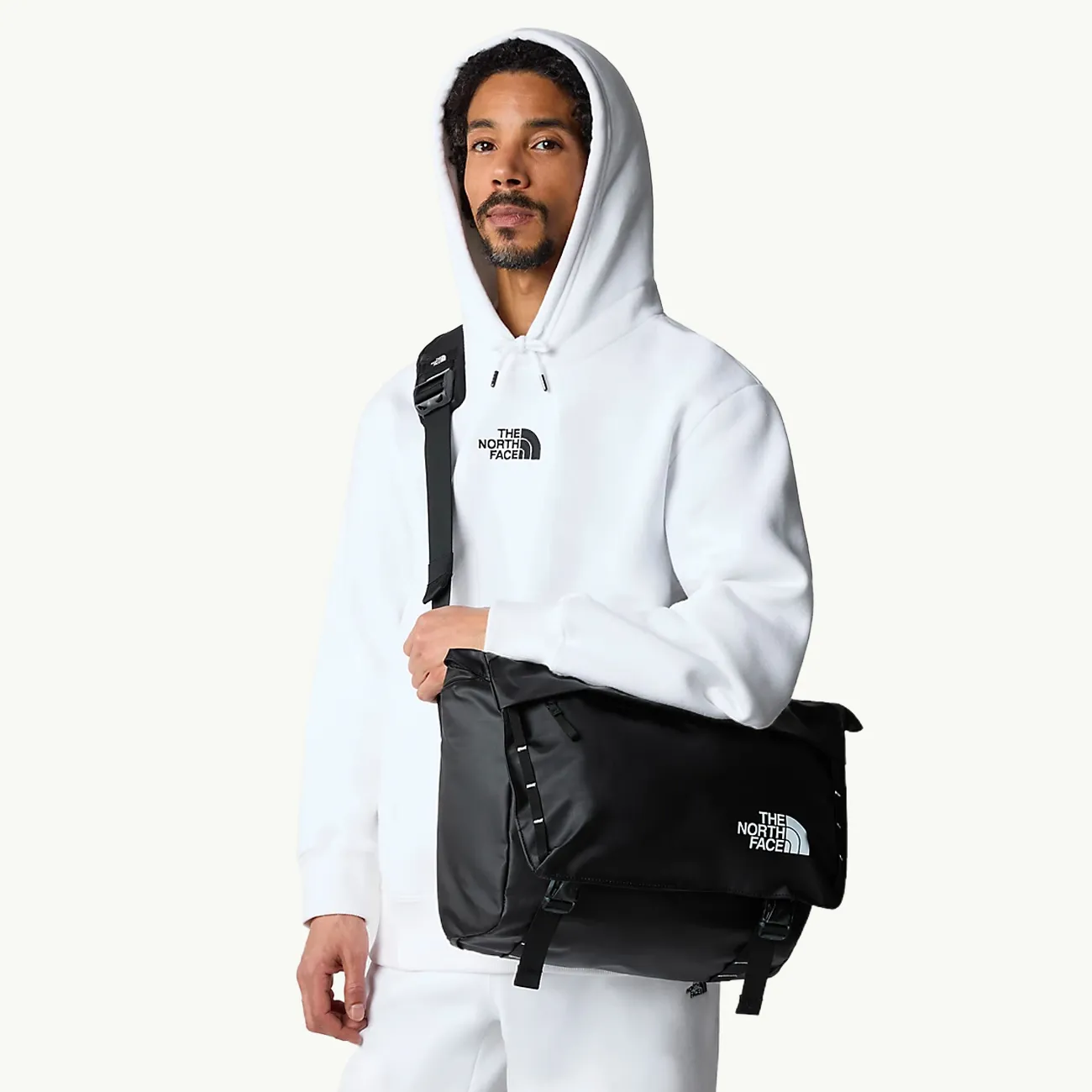 Base Camp Voyager Messenger Bag - TNF Black