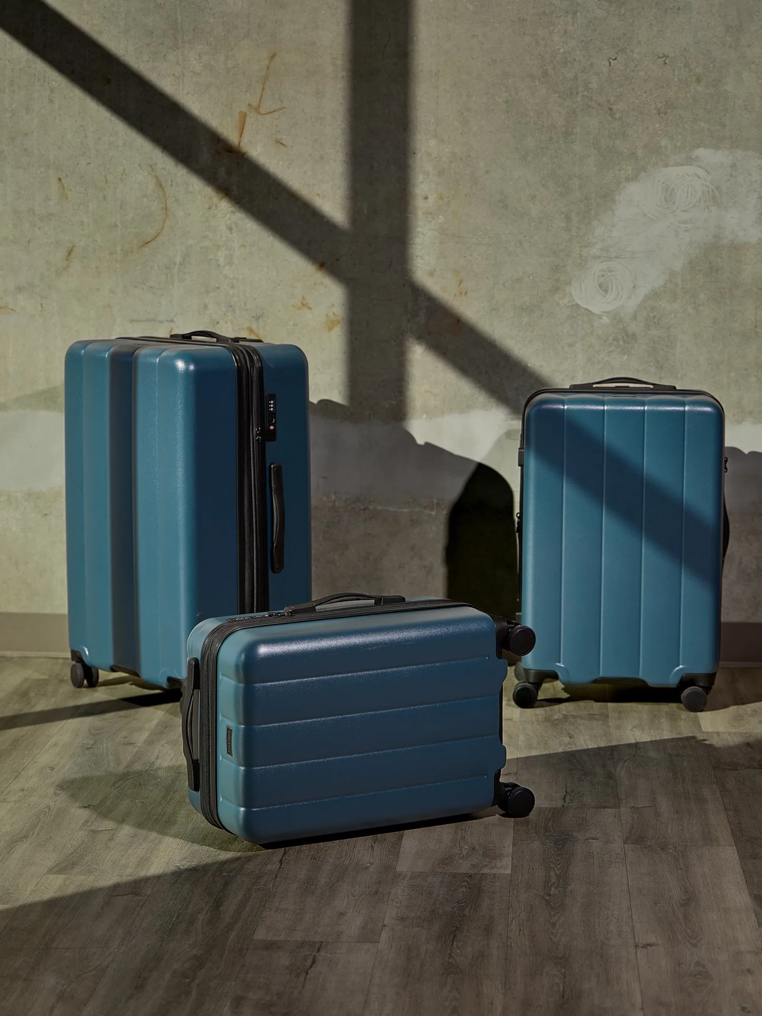 Evry Medium Luggage