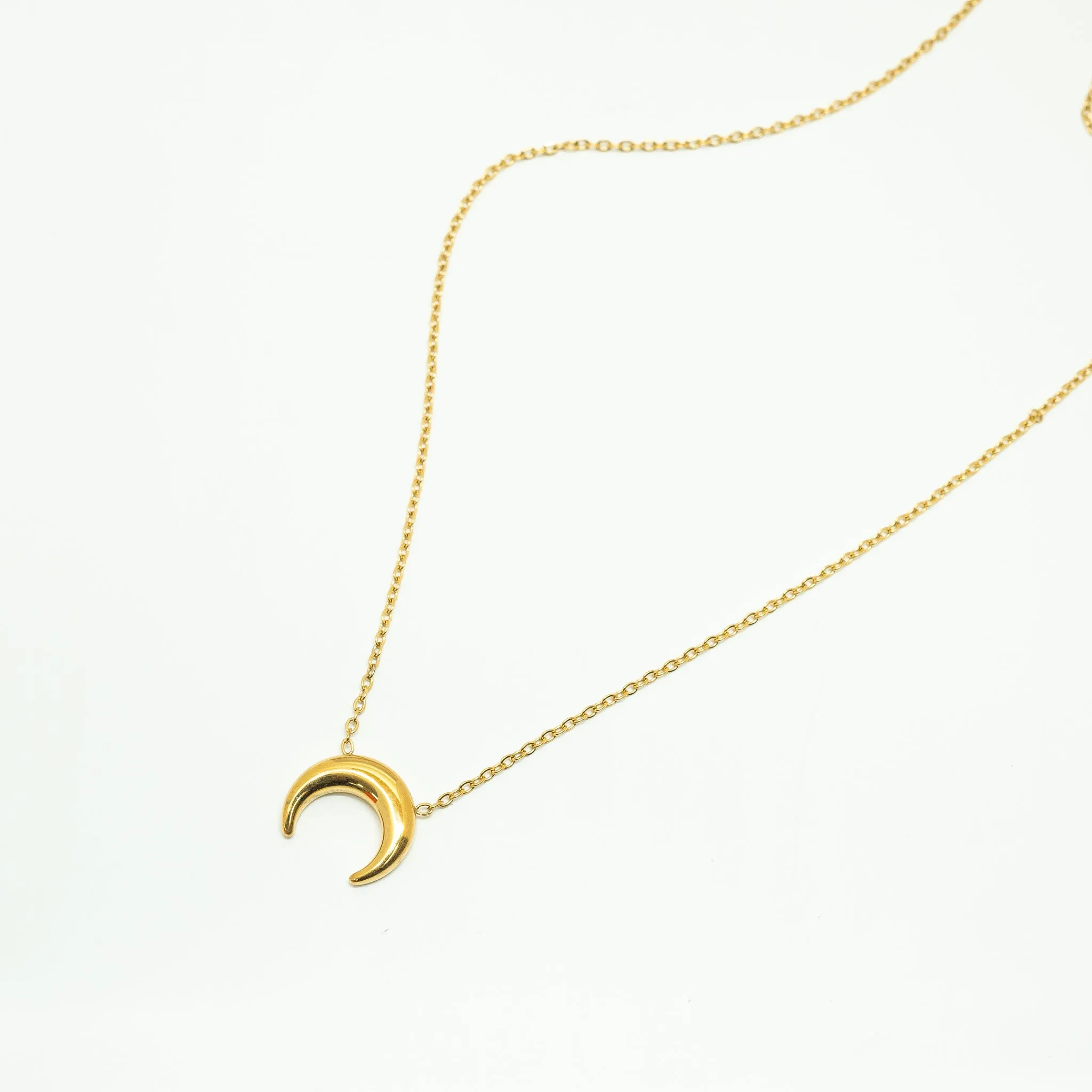 Minimal Crescent Necklace