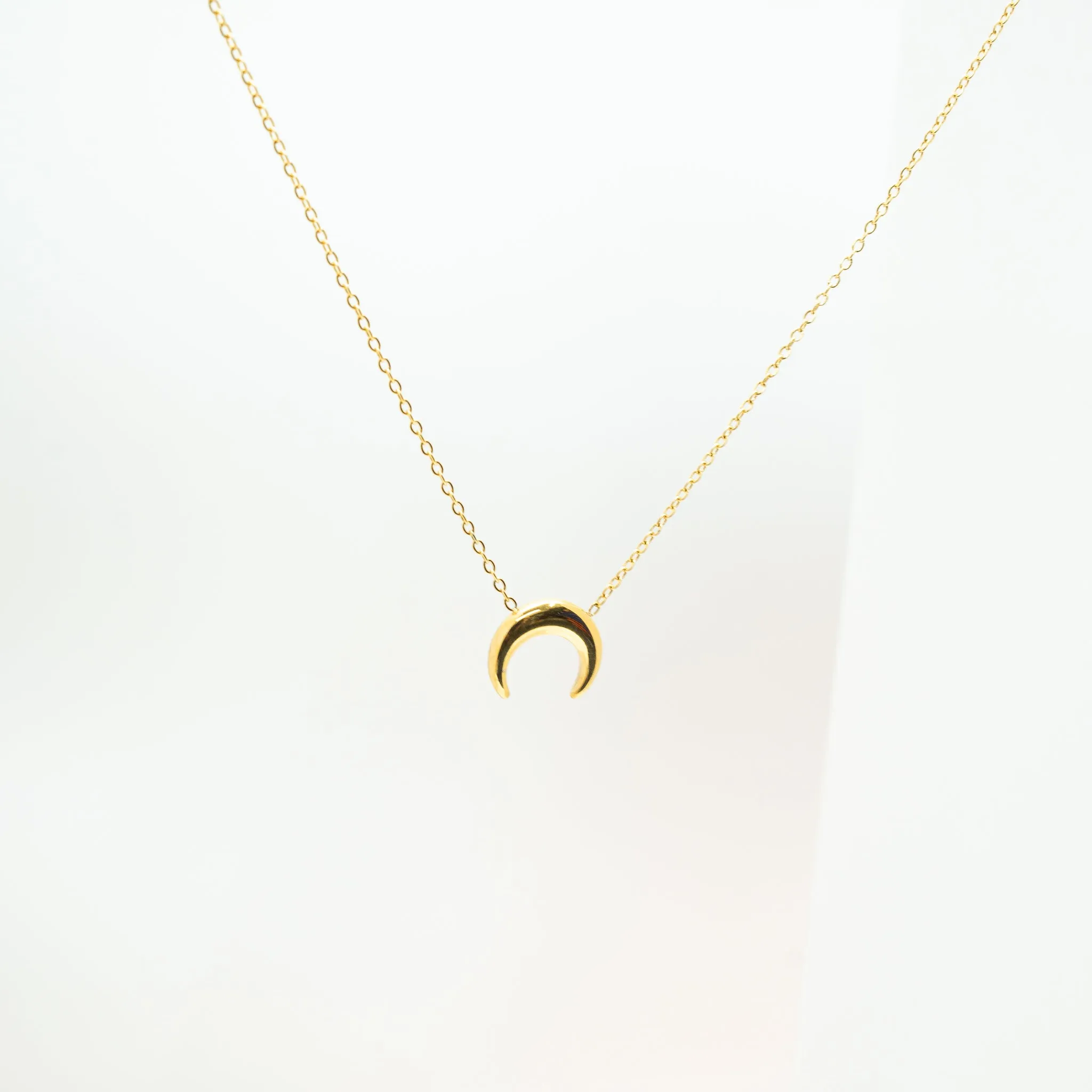 Minimal Crescent Necklace