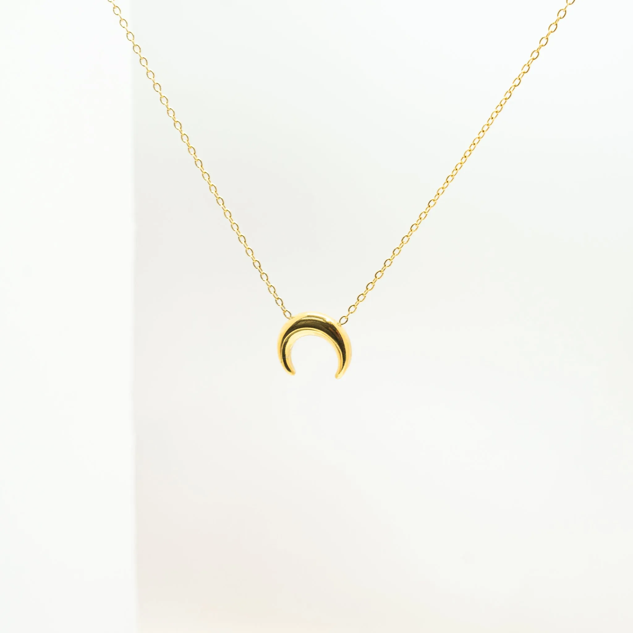 Minimal Crescent Necklace