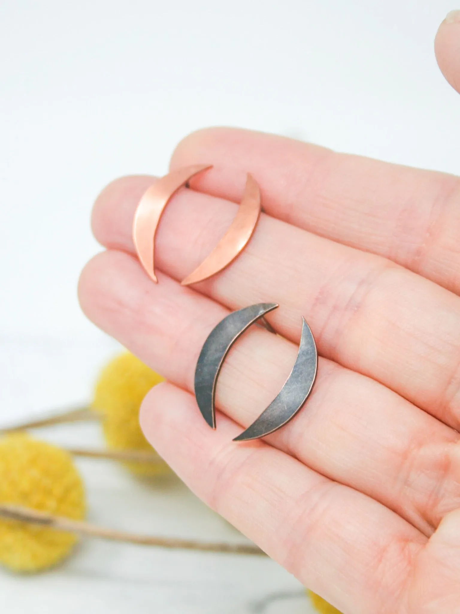 Moon stud earrings[ready to ship]