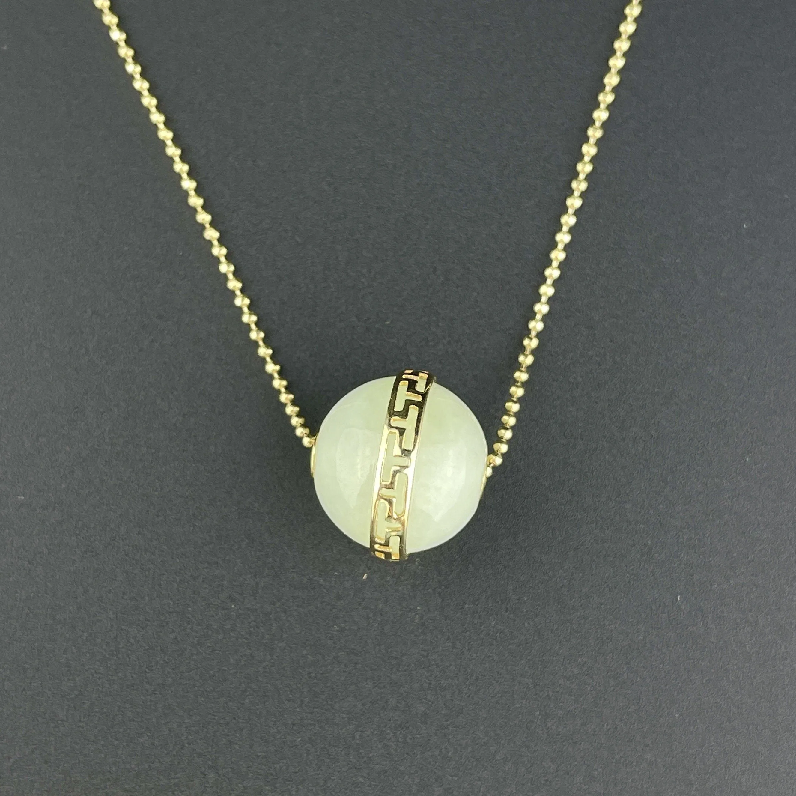 Vintage 14K Gold Maori New Zealand Jade Ball Pendant Necklace